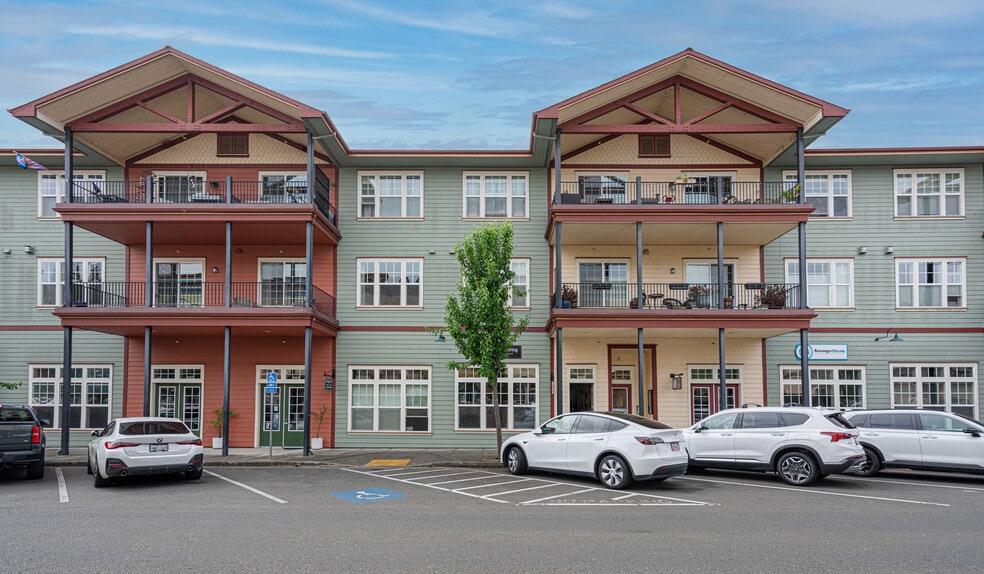 Primary Photo Of 148 Johnson St, Windsor General Retail For Sale