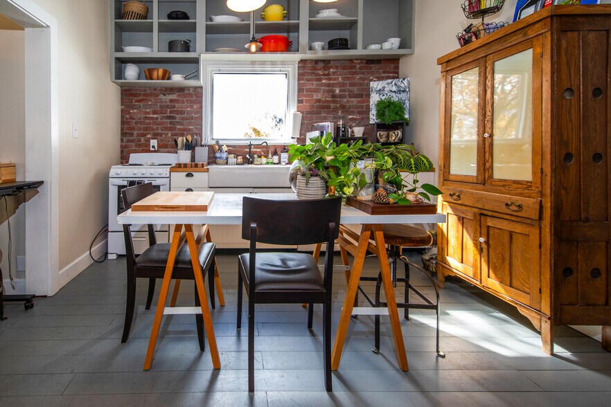 More Photos Of 100 W Cleveland St, Lafayette Loft Creative Space For Sale