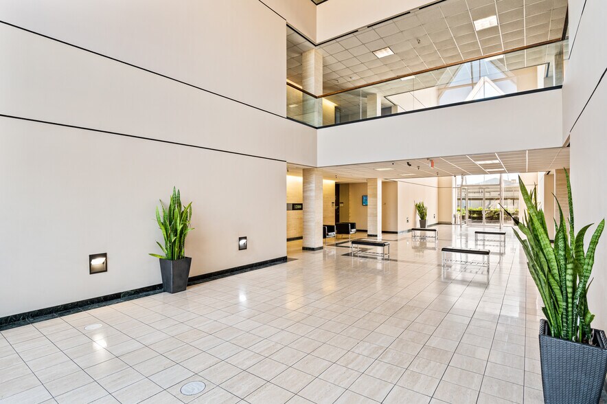 More Photos Of 12000 Richmond Ave, Houston Medical For Lease