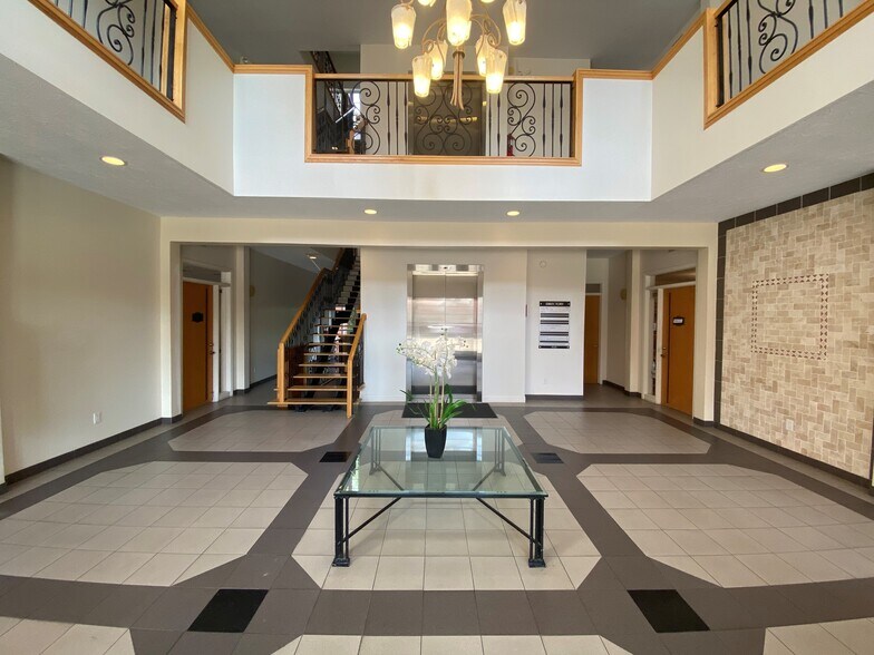 More Photos Of 9640 Commerce Dr, Carmel Unknown For Lease