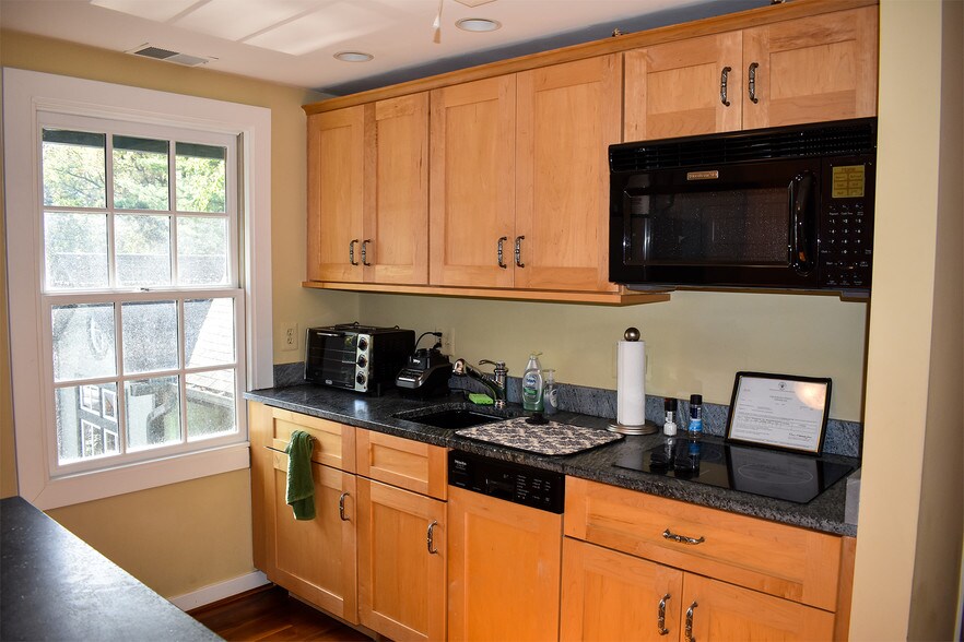 More Photos Of 6124 MacArthur Blvd, Bethesda Restaurant For Sale