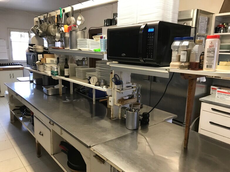 More Photos Of 201 Steele St, Algoma Hotel For Sale