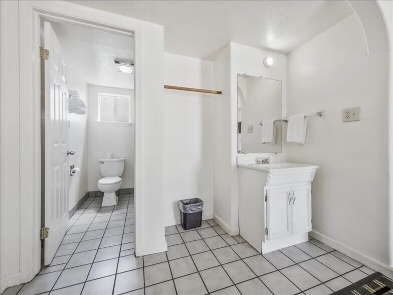 More Photos Of 21172 Mission Blvd, Hayward Hotel For Sale