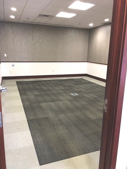 More Photos Of 1941 Frank Scott Pky, Shiloh Medical For Lease