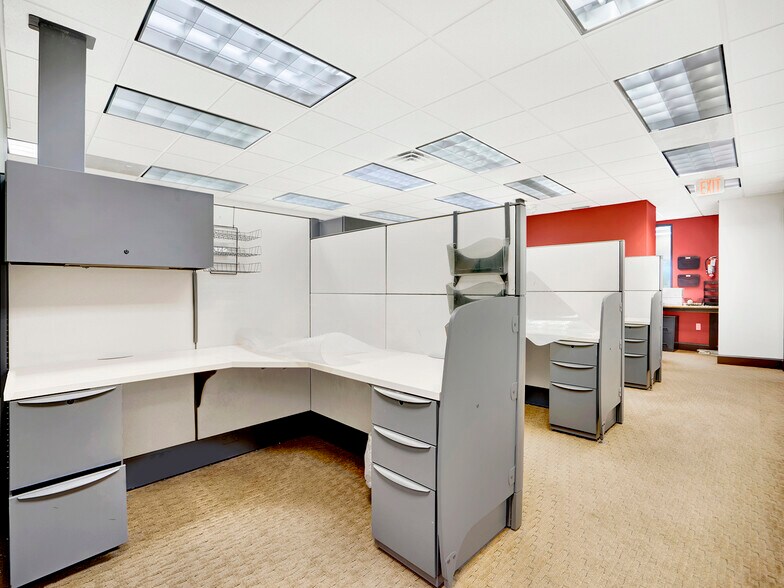 More Photos Of 4070-4090 Laguna St, Coral Gables Medical For Sale