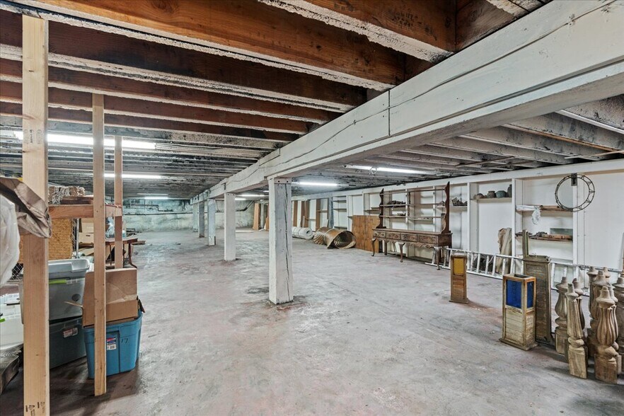 More Photos Of 3384 SE Milwaukie Ave, Portland Storefront For Lease