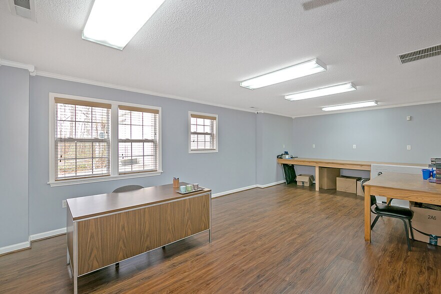 More Photos Of 361 Holcombe Rd, Bremen Warehouse For Lease