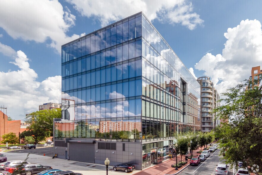 More Photos Of 901 4th St NW, Washington Office For Sale