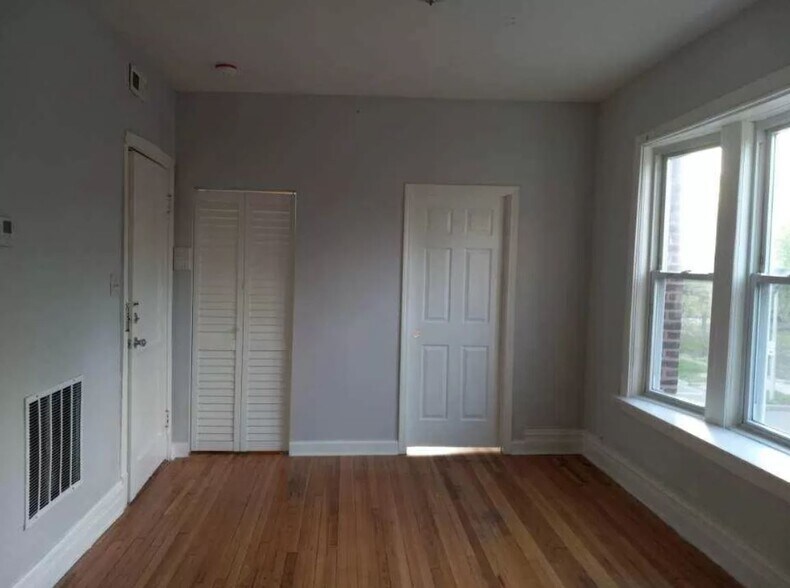 More Photos Of 1721 W 65th St, Chicago Apartments For Sale