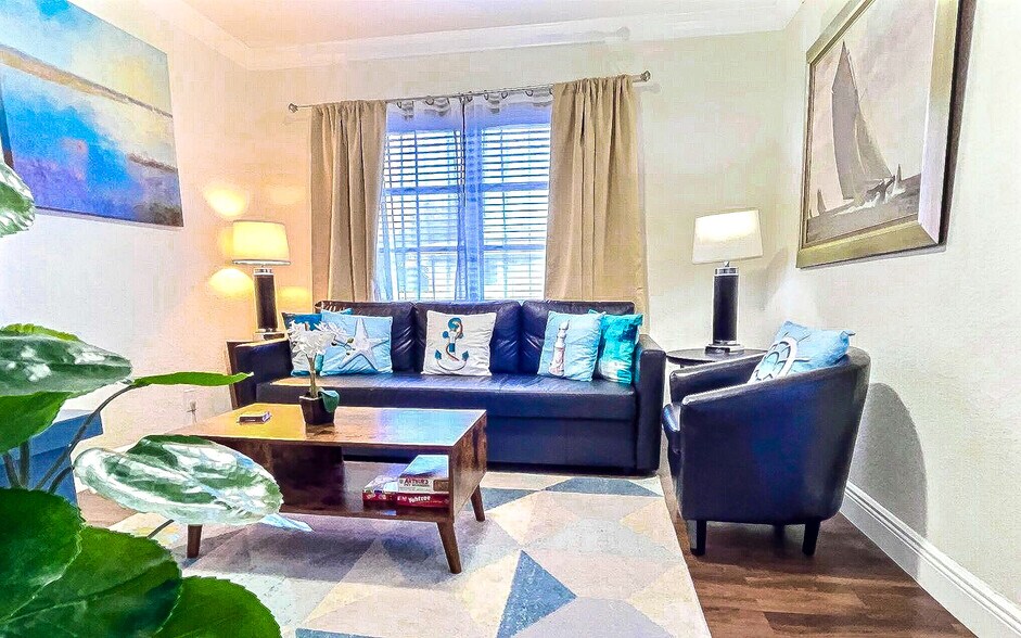 More Photos Of 2625 NE 13th Ct, Fort Lauderdale Apartments For Sale
