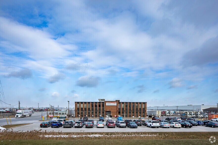 More Photos Of 5425 Dixie Rd, Mississauga Truck Terminal For Lease