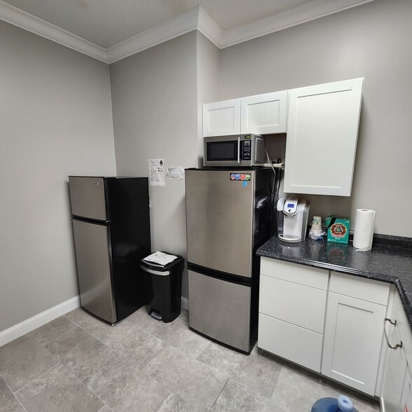 More Photos Of 8833 Perimeter Park Blvd, Jacksonville Medical For Lease