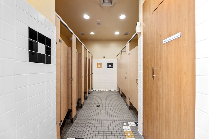 More Photos Of 1900 Del Paso Rd, Sacramento Health Club For Lease