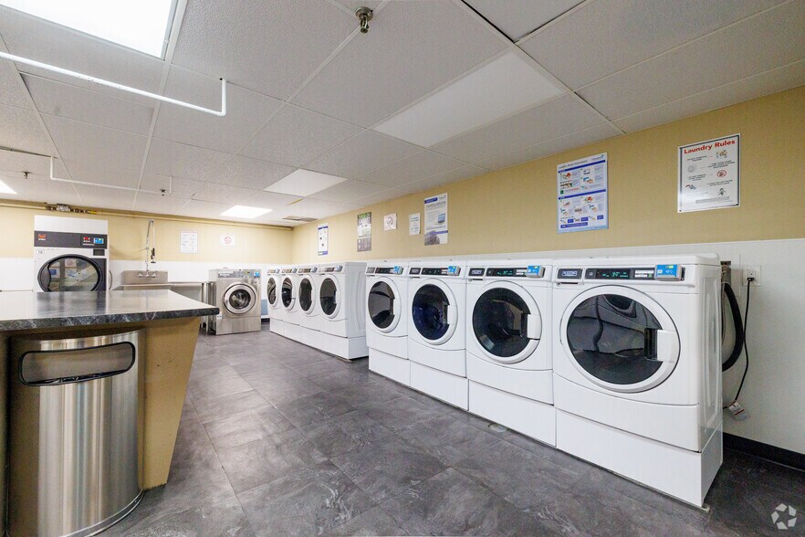 More Photos Of 160 George St, Sarnia Apartments For Lease