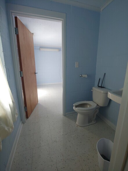 More Photos Of 4913 Archdale Rd, Trinity Office For Sale