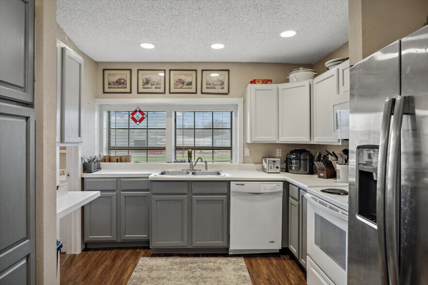 More Photos Of 100 S Main St, Crandall Storefront Retail Residential For Sale