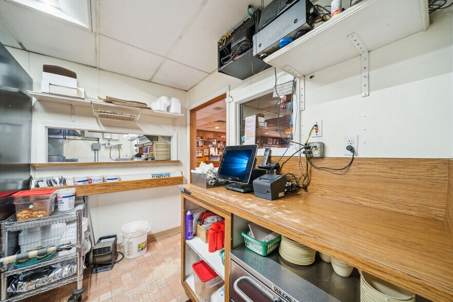 More Photos Of 319 E Illinois Ave, Vinita Restaurant For Sale