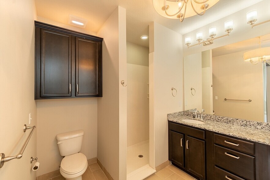 More Photos Of 2005 W Chesterfield Blvd, Springfield Apartments For Lease