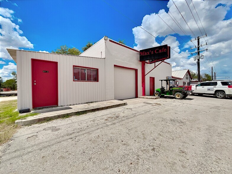More Photos Of 3047 TX-16 Hwy, Tilden Restaurant For Sale