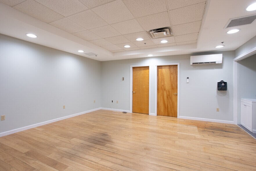 More Photos Of 125 Pecks Rd, Pittsfield Warehouse For Sale