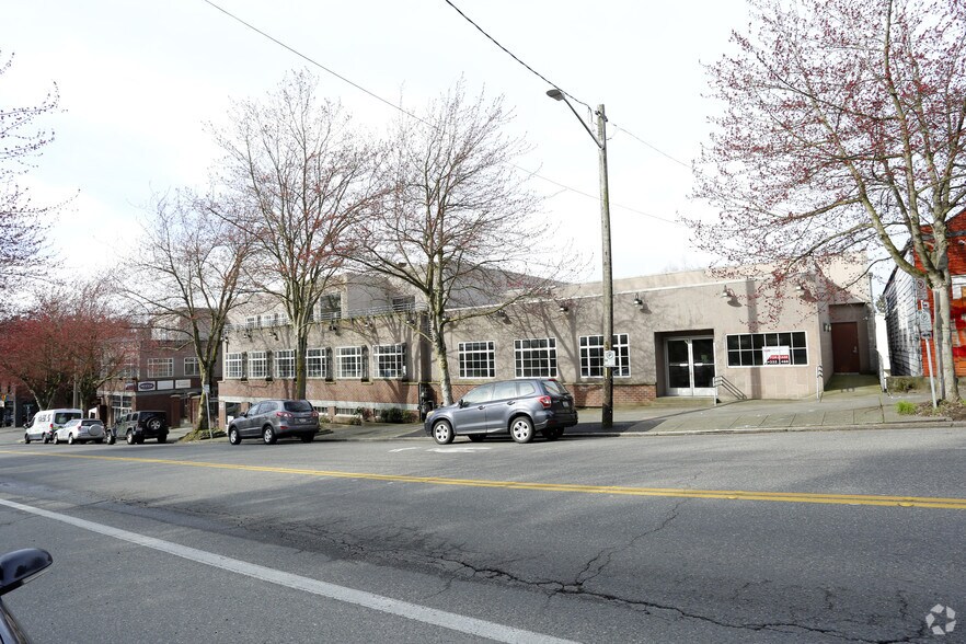 More Photos Of 3601 Fremont Ave N, Seattle Office For Lease