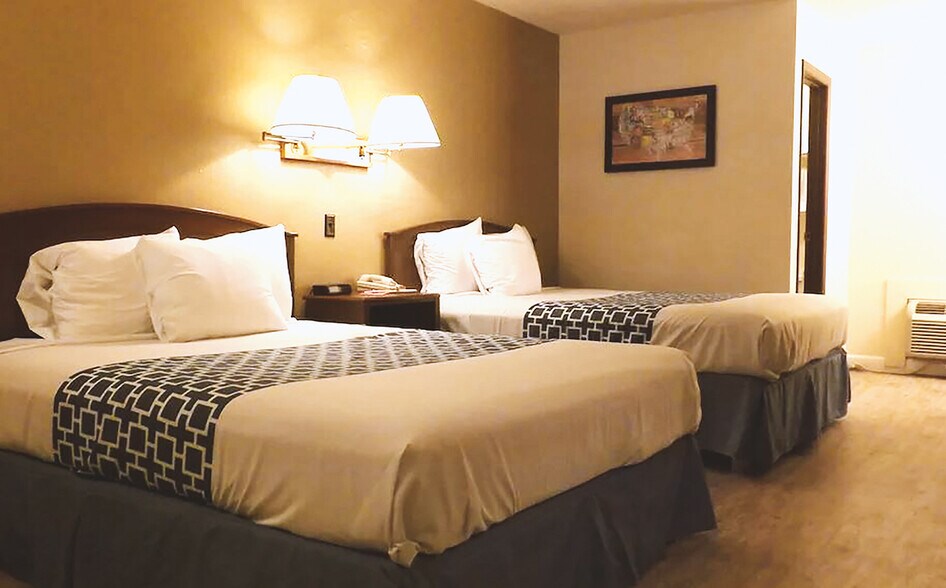More Photos Of 612 W B St, McCook Hotel For Sale