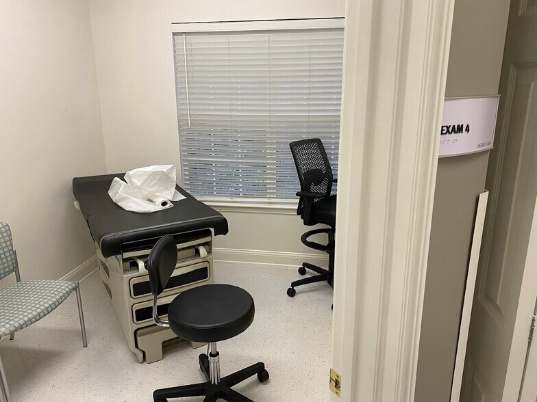 More Photos Of 4745 Sutton Park Ct, Jacksonville Office For Sale