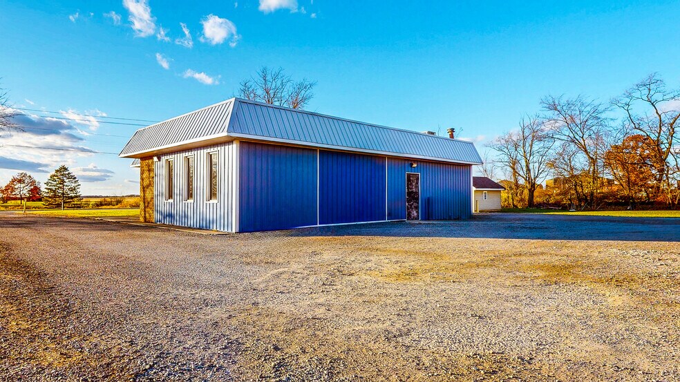 More Photos Of 1794 Harrington Memorial Rd, Mansfield Bar For Sale