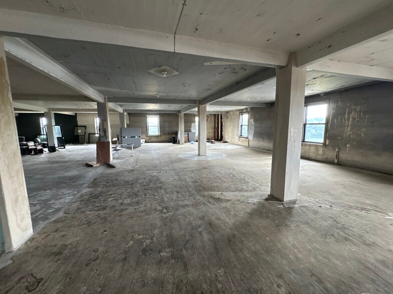 More Photos Of , Jamestown Unknown For Sale