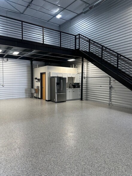 More Photos Of 529 SH 46 E, Boerne Warehouse For Sale