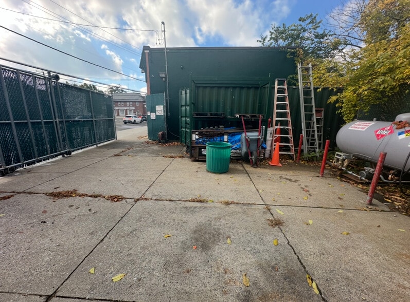 More Photos Of 4 Riversville Road Rd, Greenwich Land For Lease