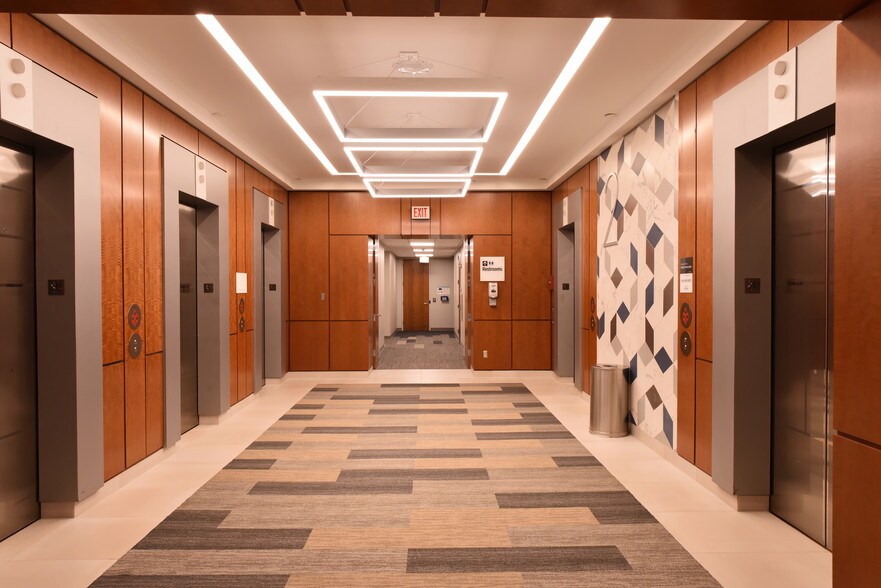 More Photos Of 5667 Peachtree Dunwoody Rd, Atlanta Medical For Lease