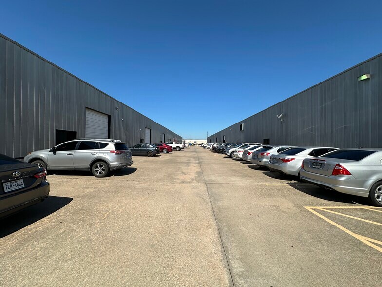 More Photos Of 5485 W Sam Houston Pky N, Houston Unknown For Lease