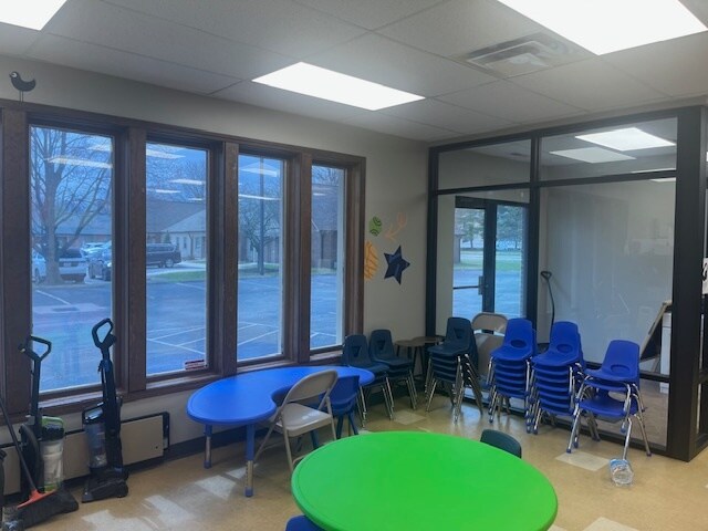 More Photos Of 6925 Parkdale Pl, Indianapolis Medical For Sale