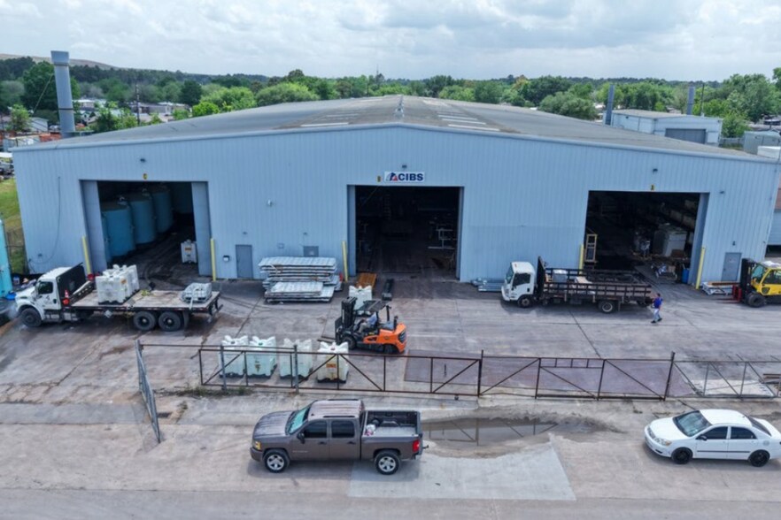 More Photos Of 2626 Wilson Rd, Humble Warehouse For Lease