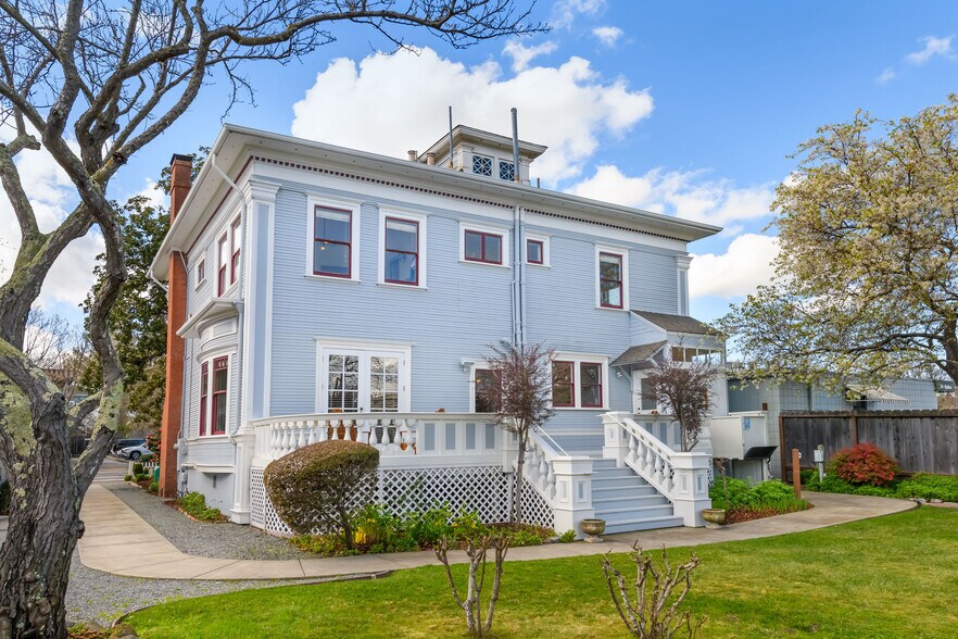 More Photos Of 8 Keller St, Petaluma Office Residential For Sale