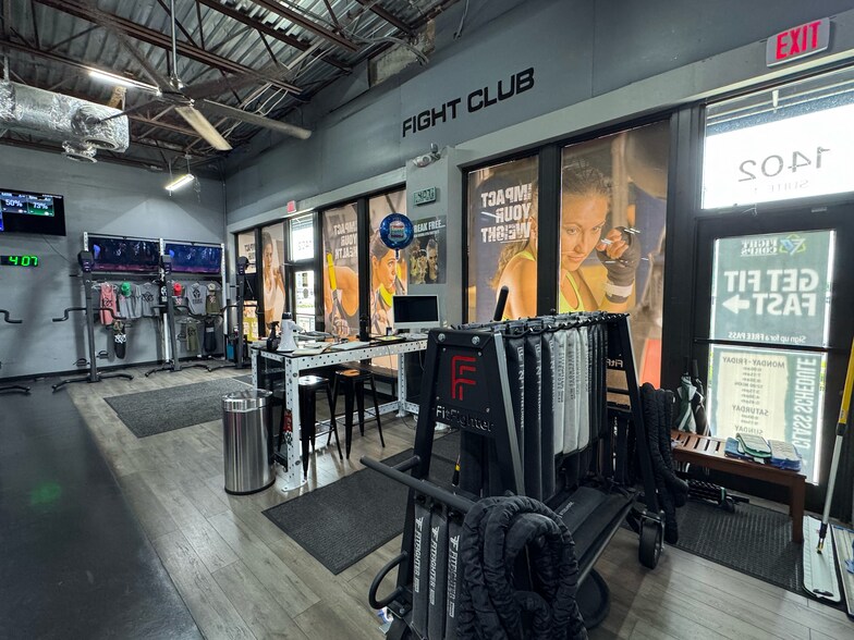 More Photos Of 1402 S Del Prado Blvd, Cape Coral Freestanding For Lease