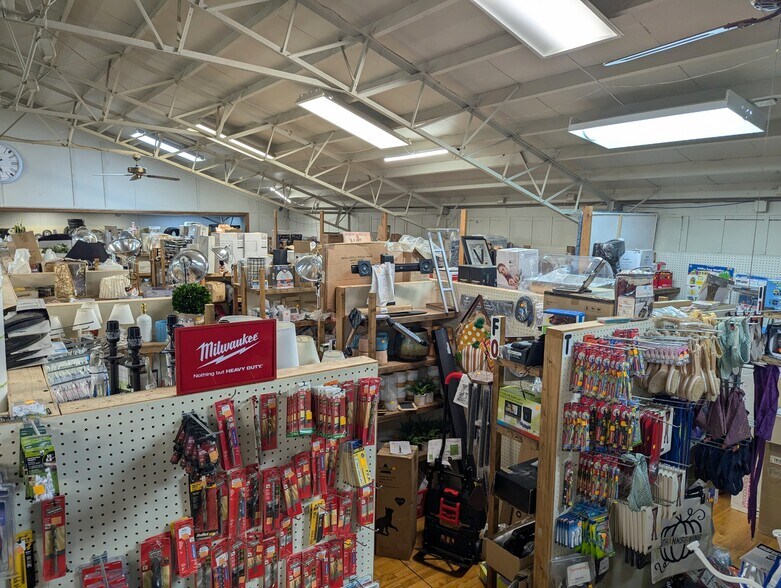 More Photos Of 22889 MO-64 Hwy, Hermitage Self Storage For Sale