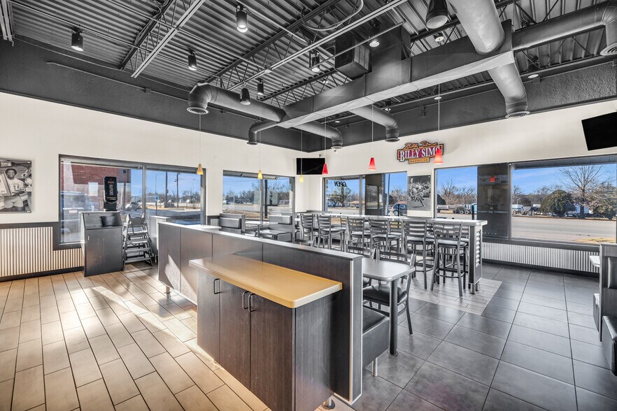More Photos Of 13481 S State Highway 51, Coweta Fast Food For Sale