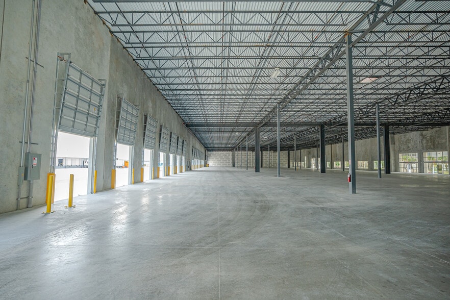 More Photos Of 1620 NW 215th St, Miami Gardens Unknown For Lease