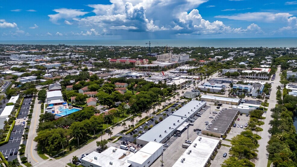 More Photos Of 1011-1065 5th Ave N, Naples Storefront Retail Office For Lease