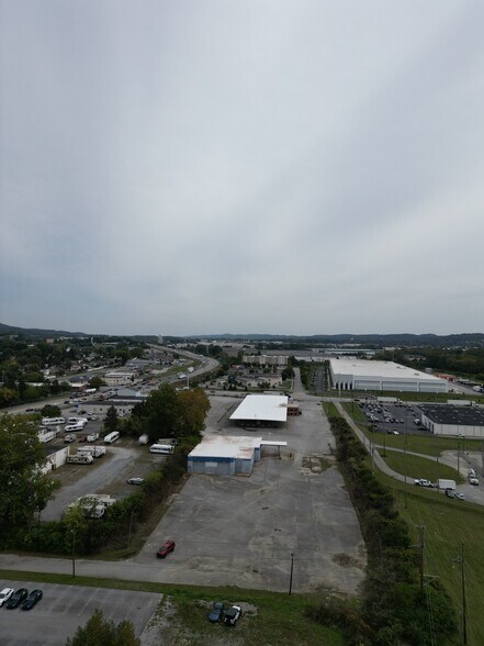 More Photos Of 1230 N Hills Rd, York Truck Terminal For Lease