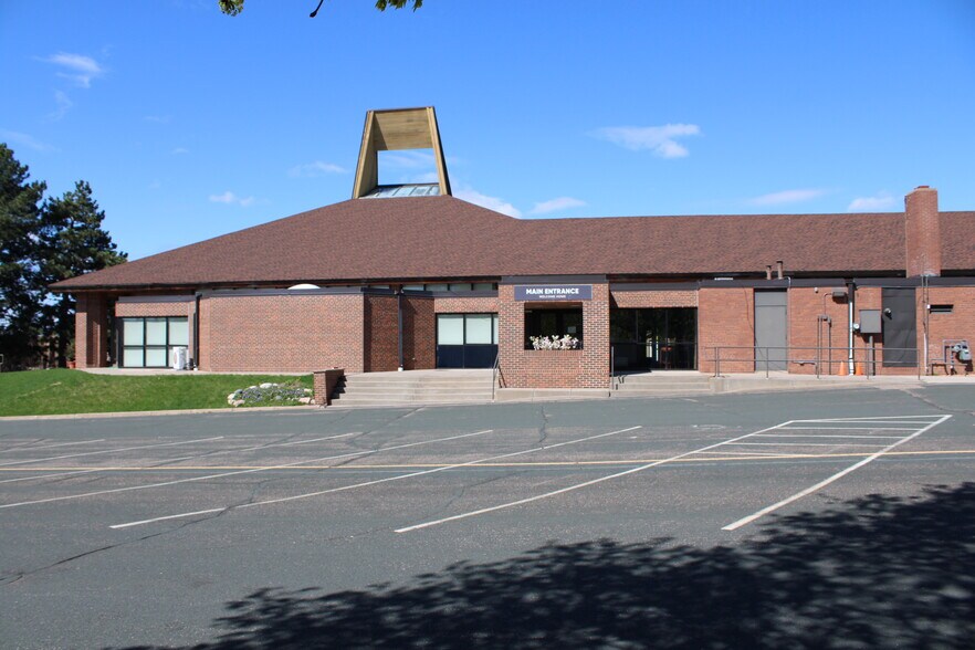 More Photos Of 3351 Independence Ave N, Minneapolis Religious Facility For Lease