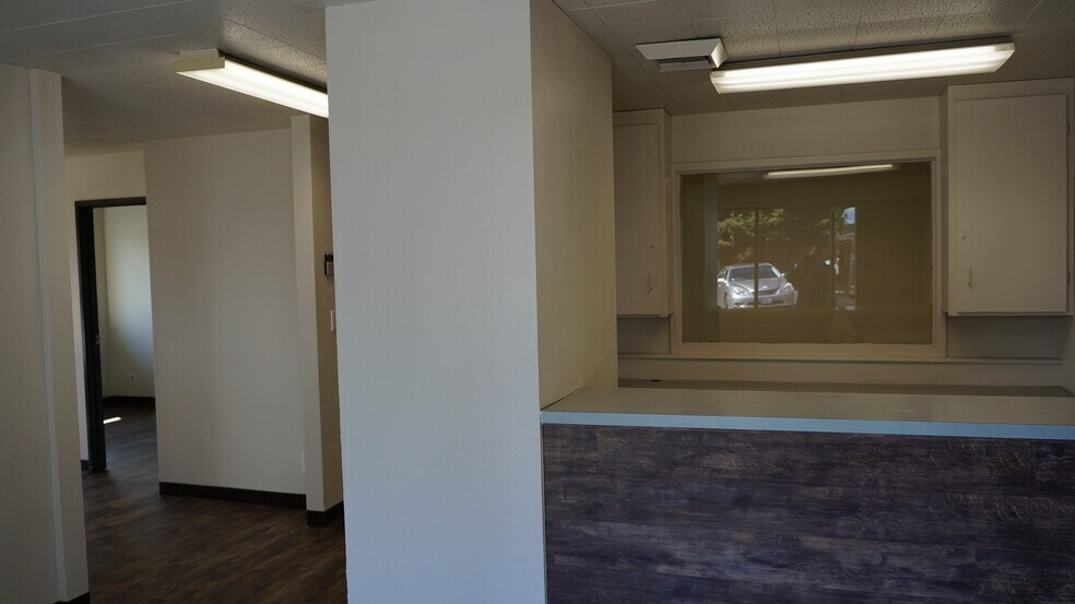 More Photos Of 45 Foley St, Santa Rosa Light Distribution For Lease