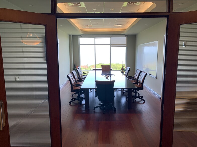 More Photos Of 5550 W Executive Dr, Tampa Office Residential For Sale