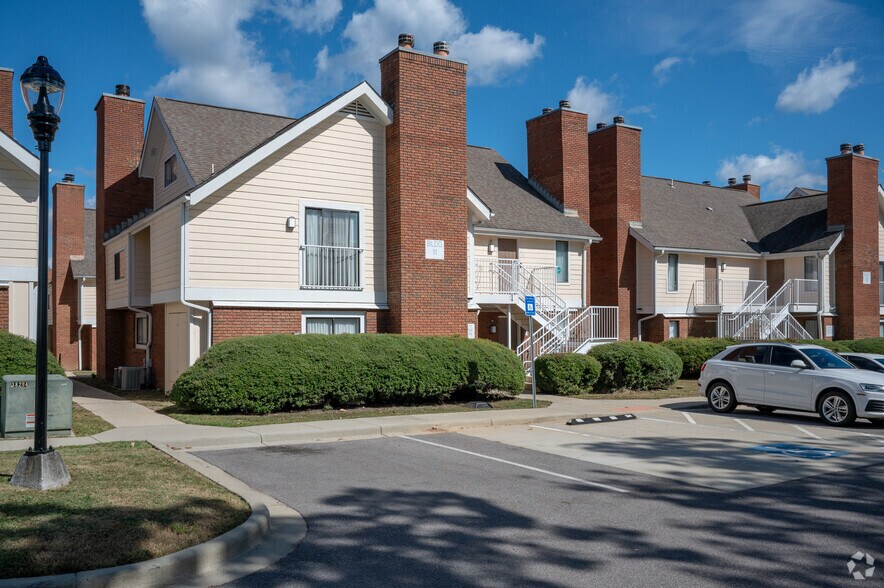 More Photos Of 3 Greenhill Pky, Birmingham Apartments For Sale