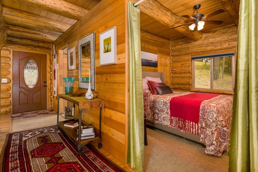 More Photos Of 82 Meadows Loop, Lyle Specialty For Sale