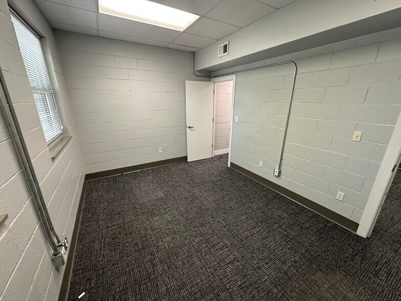 More Photos Of 519 E Walnut St, Springfield Office Residential For Sale