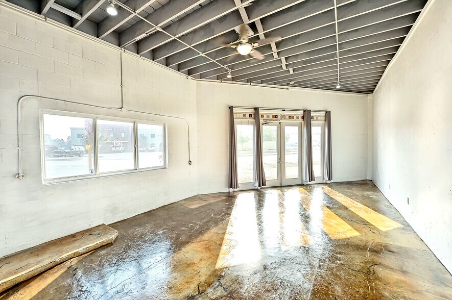 More Photos Of 102 Everson Rd, Everson Storefront For Sale