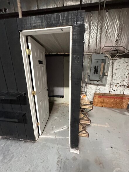 More Photos Of 5042 Memory Hill Dr, Charleston Warehouse For Sale